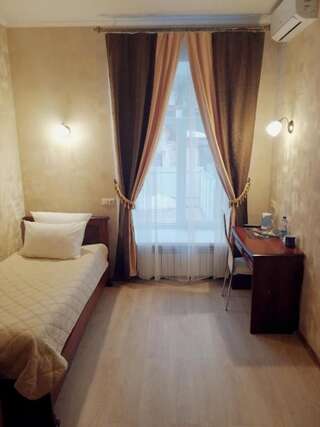 Отель Centralnyi hotel Полтава Одноместный номер с ванной комнатой-3